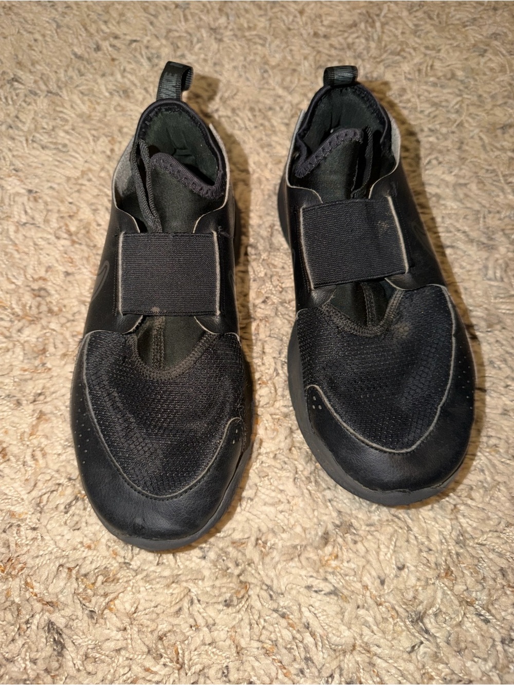 Size 4 boys slip on nike